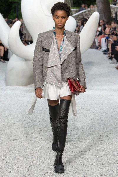 Look 4